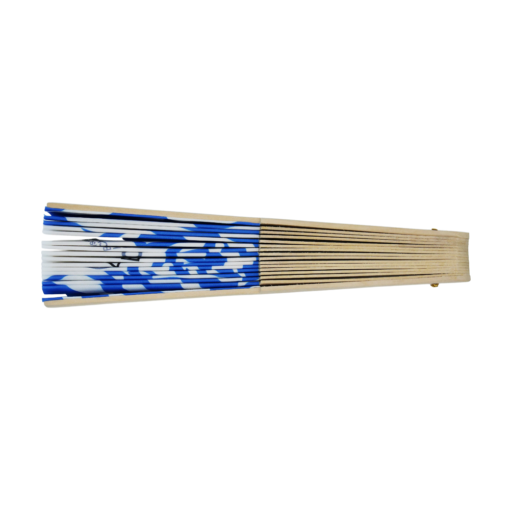 CHARITÉ X BMM, Fächer in Blau-Weiß